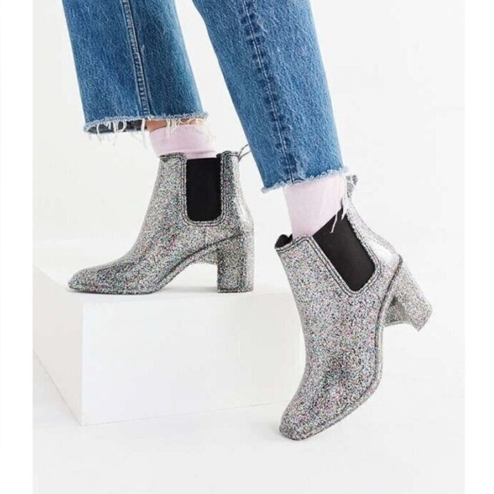 *NEW IN BOX* Jeffrey Campbell Women Rain Boot Sz 8 Silver Glitter Chunky Heel